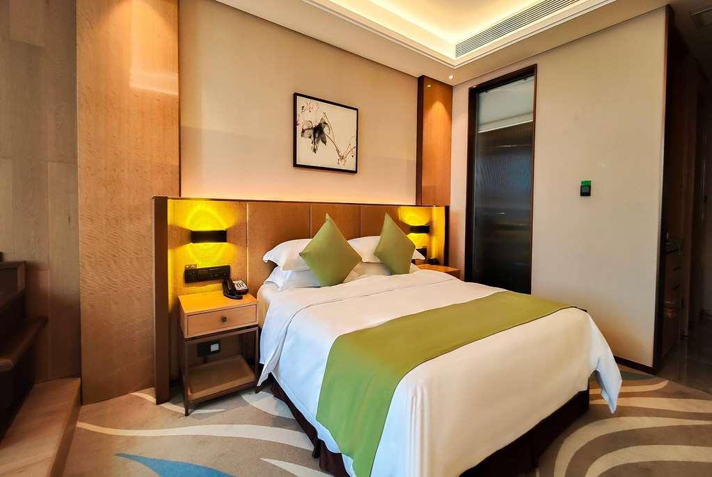 Leshan Ramada Hotel Zimmer foto