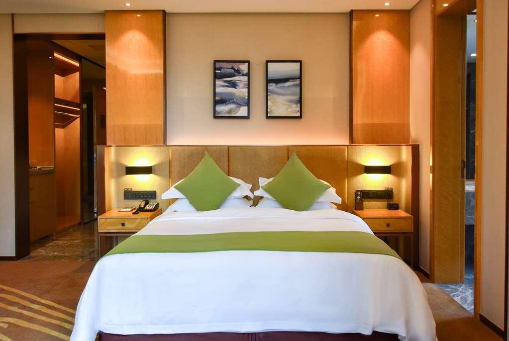 Leshan Ramada Hotel Zimmer foto